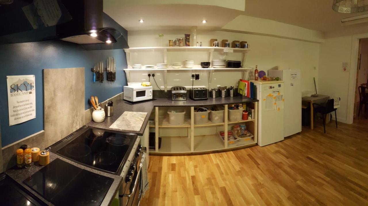 Skye Basecamp Hostel, Broadford Bay, Isle Of Skye Εξωτερικό φωτογραφία